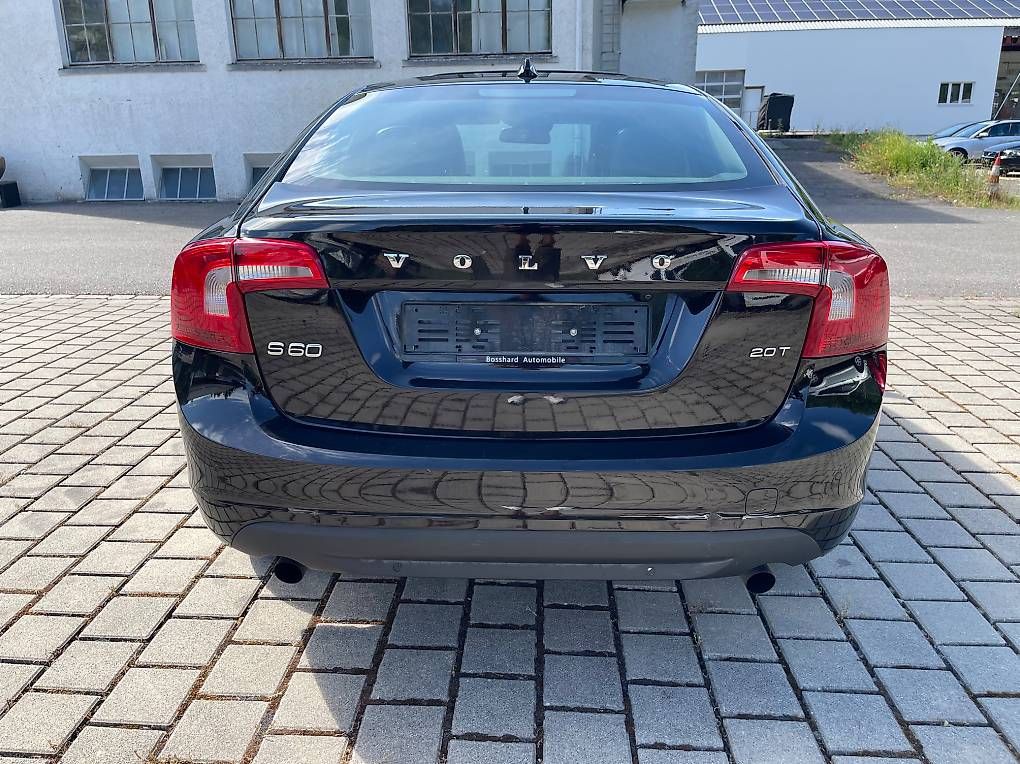 Volvo Automobili: VOLVO S60 2.0T Summum Powershift – Usato da Bülach venduto da Nbosshard 1