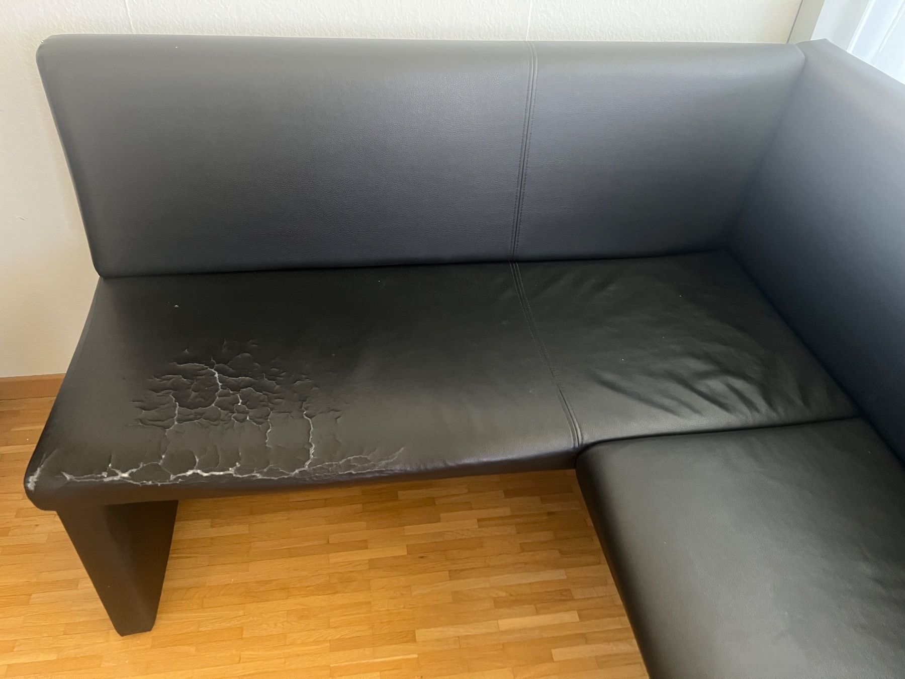 Bänke: Eckbank AB 1.- Franken – Gebraucht aus Aarau von .Kosta. 4