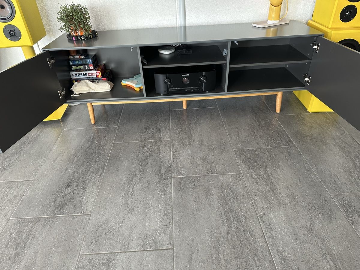 Mobili TV: Low-Board, Top Zustand, Grau/ Anthrazit – Usato da Diessenhofen venduto da dtm420 1