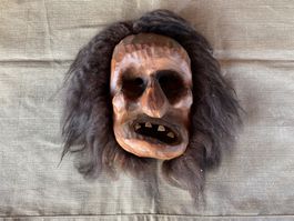 sehr schöne alte Walliser Holzmaske