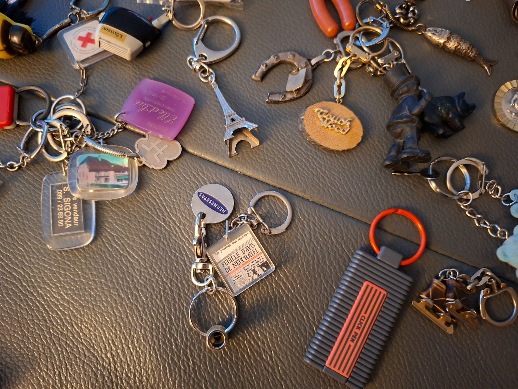Portachiavi: Collection de porte-clés variés -51×! – Usato da Cheseaux sur lausanne venduto da Asergio 5