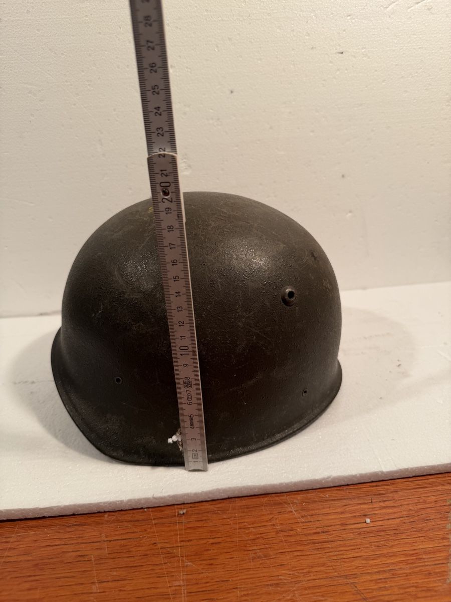 Uniformi & Effetti personali: Military helmet olive green leather strap – Usato da Lausanne venduto da artnouveau04 5