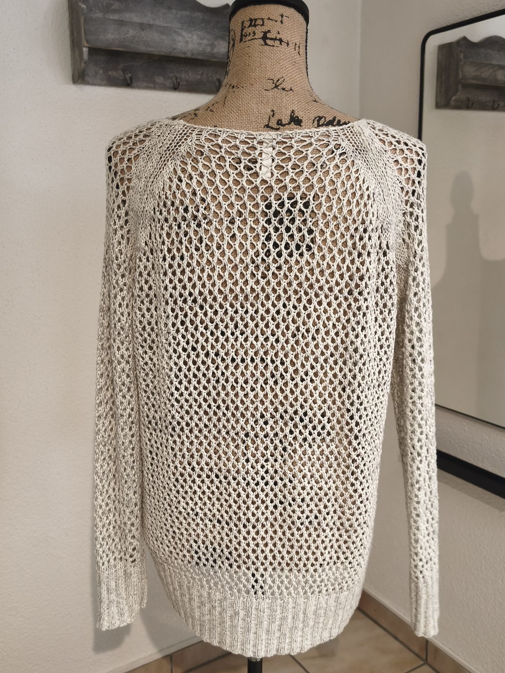 Pullover & Sweatshirts: Pullover Chicoree beige Grösse L Netzoptik guter Zustand – Gebraucht aus Emmetten von SecondhandSiska 2