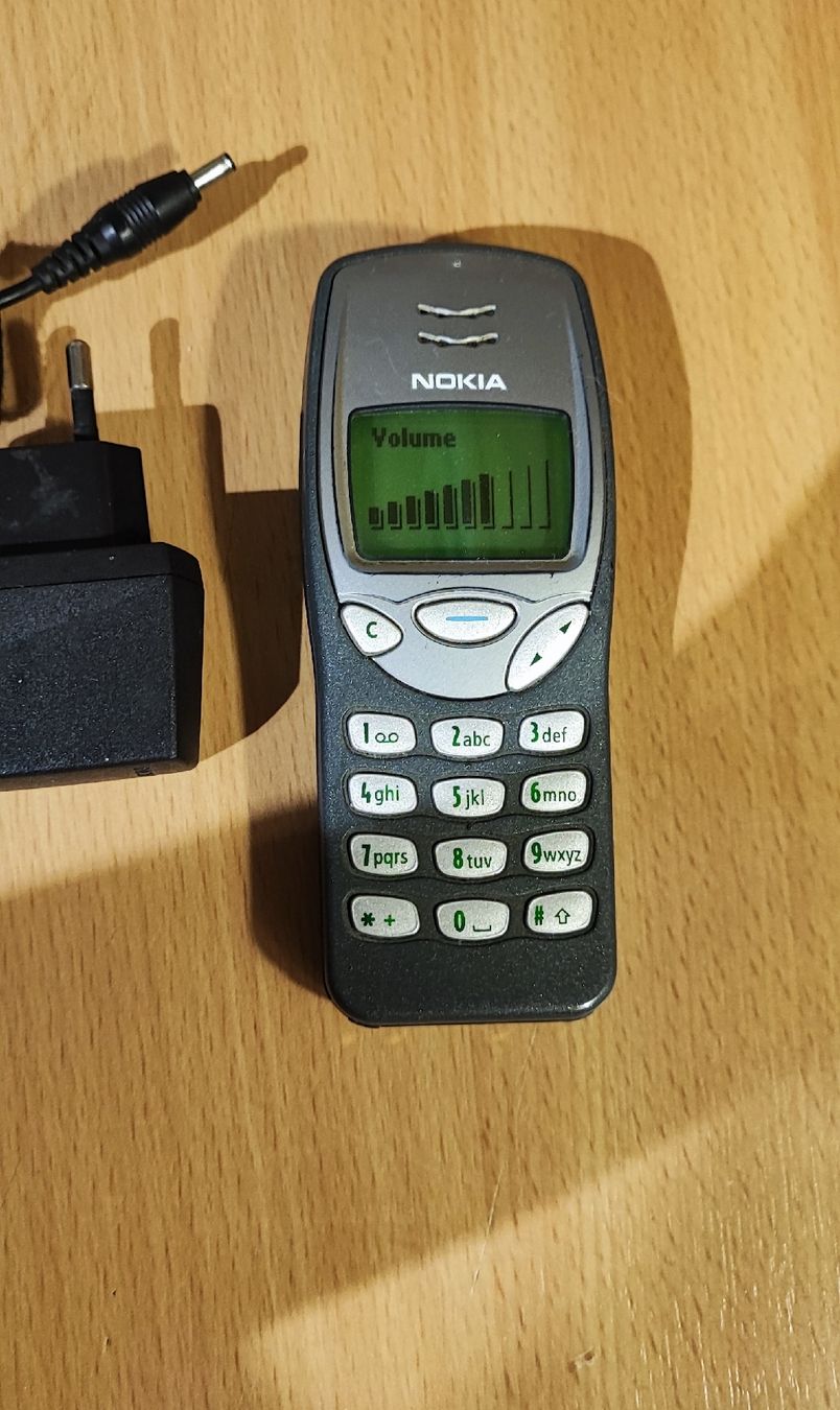 Nokia Telefoni cellulari / Smartphones: Retro Vintage Nokia 3210 – Usato da Zollikofen venduto da zar_j67f 6