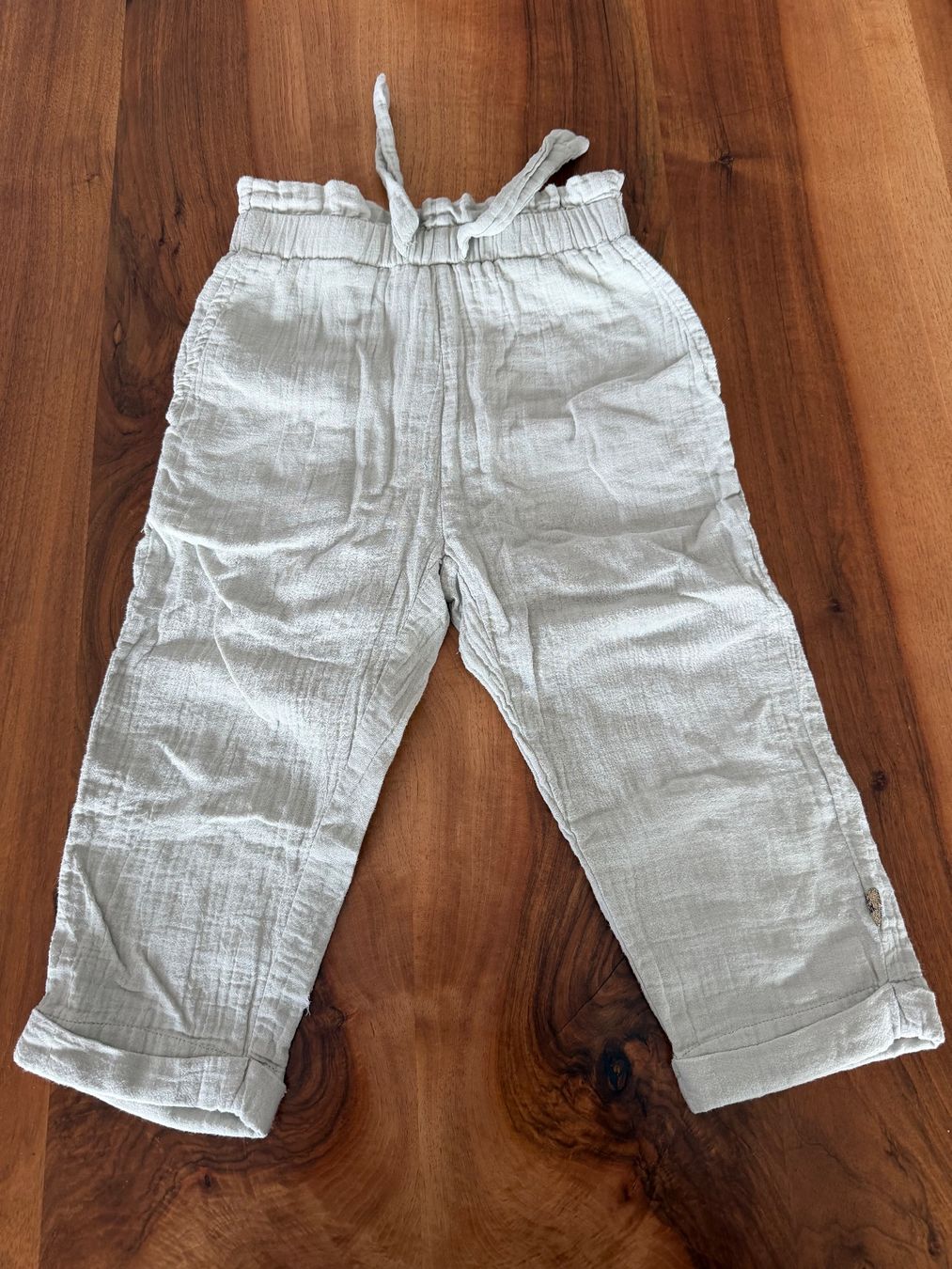 Pomp de Lux Hosen: Musselin-Hose, Pomp de Lux, Grösse 92 – Gebraucht aus Haslen AI von s176