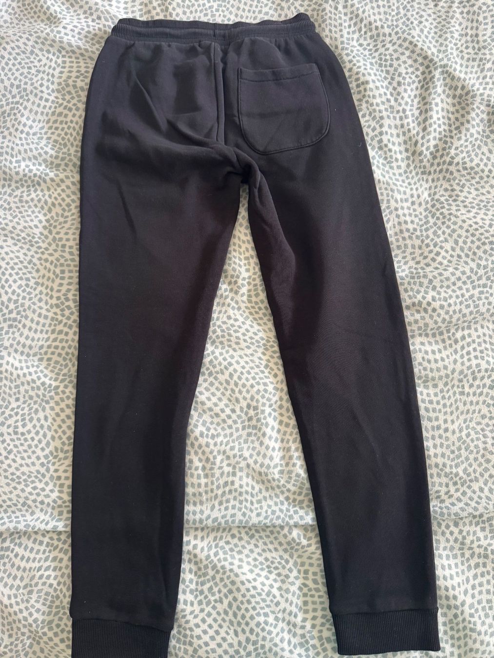 Calvin Klein Pantaloni: Calvin Klein Jeans Pantalon noir - 10 ans – Usato da Chatelaine venduto da lae_7h8n 1