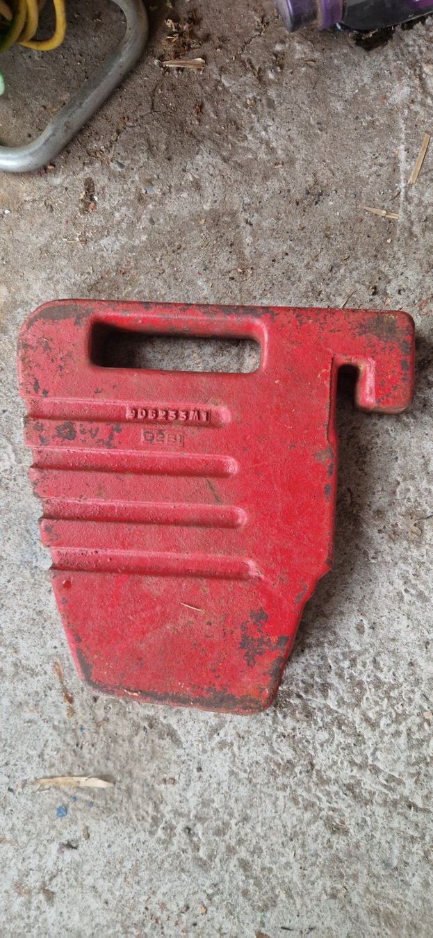 Massey Ferguson Trattori: Masse MF Fromtgewicht – Usato da Reinach BL venduto da Wale1957