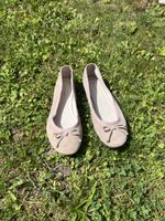 Ballerinas von Pesaro, Gr. 38, wildleder, taupe