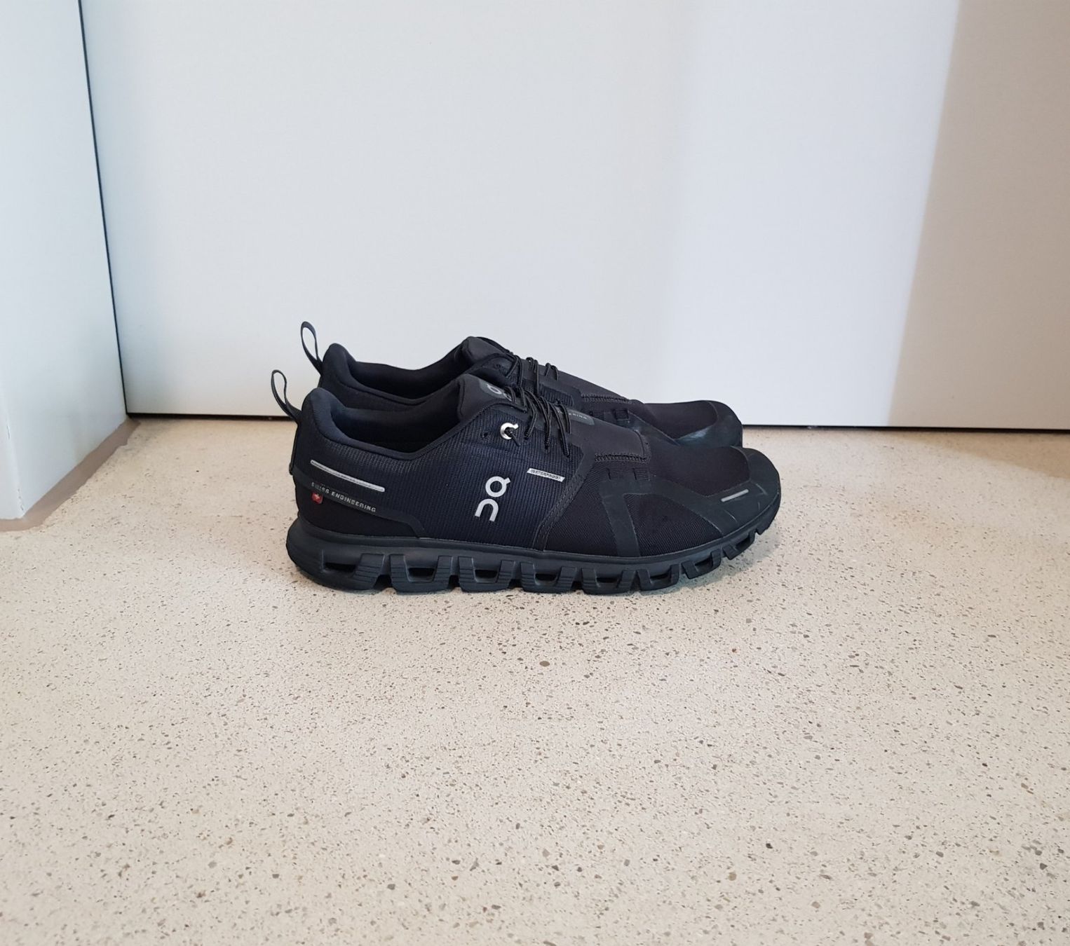On Chaussures hommes: On Cloud Herrenschuh Grösse 44.5 – D'occasion à Basel par Birs868