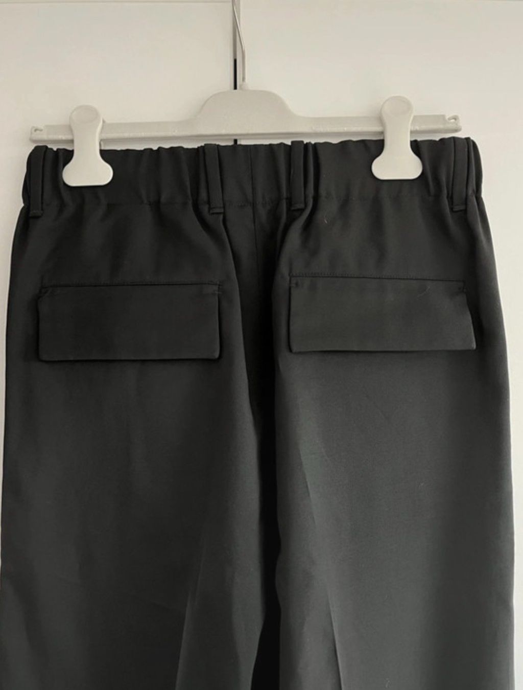 Cos Pantaloni: COS relaxte Anzughose – Usato da Zürich venduto da rap_mt6y 2