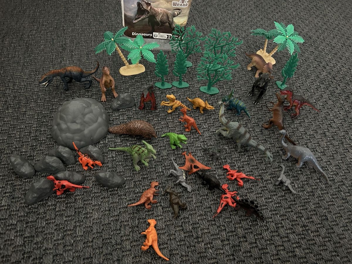 Figuren: Dinosaur toy set  accessories – Gebraucht aus Zürich von mar_d7zz