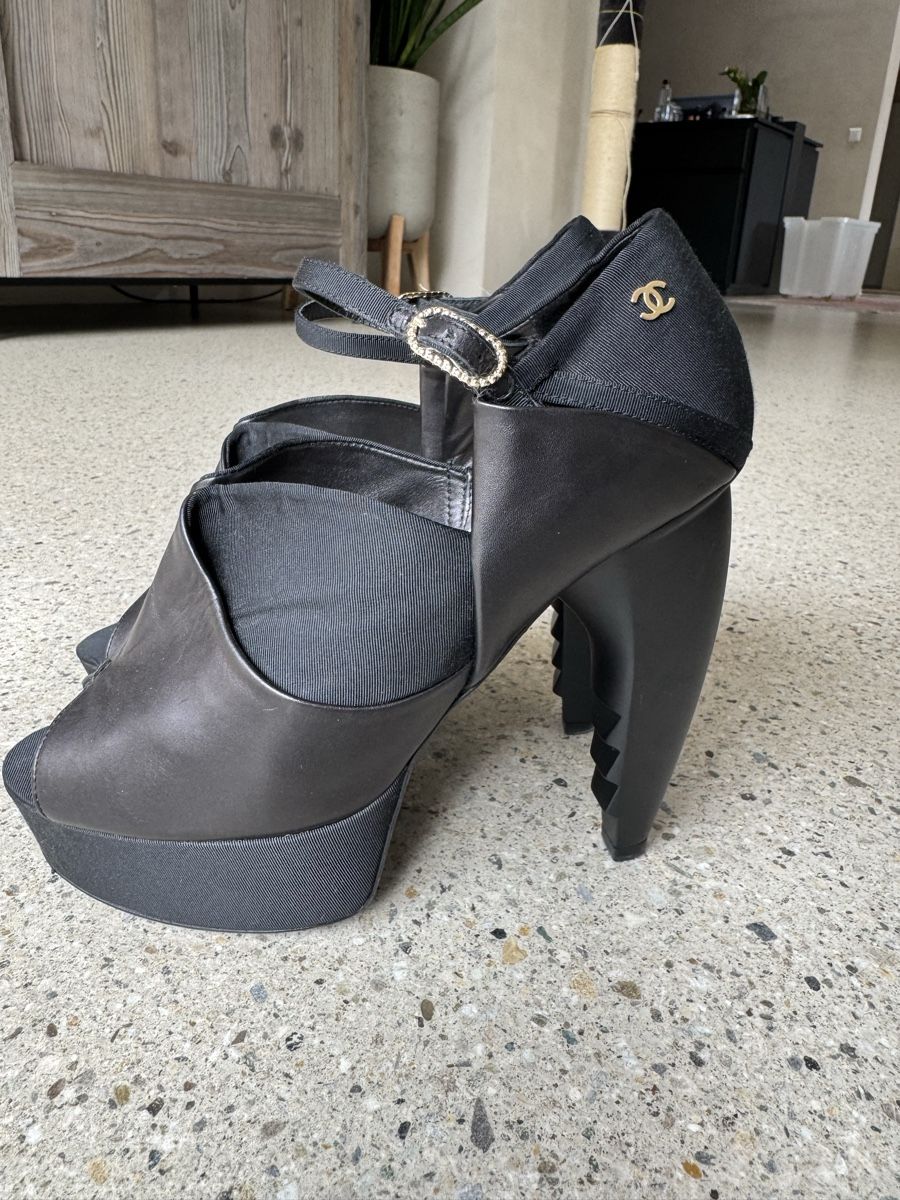 Chanel Damenschuhe: Chanel heels – Neu (gemäss Beschreibung) aus Genolier von tan_rd6s 1