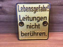 Lebensgefahr Warnschild Leitungen nicht berühren Gold Farbig