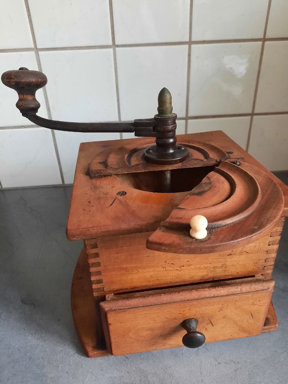Elettrodomestici da cucina: MOULIN À CAFÉ, ancien – Usato da Le Locle venduto da marylise01 1