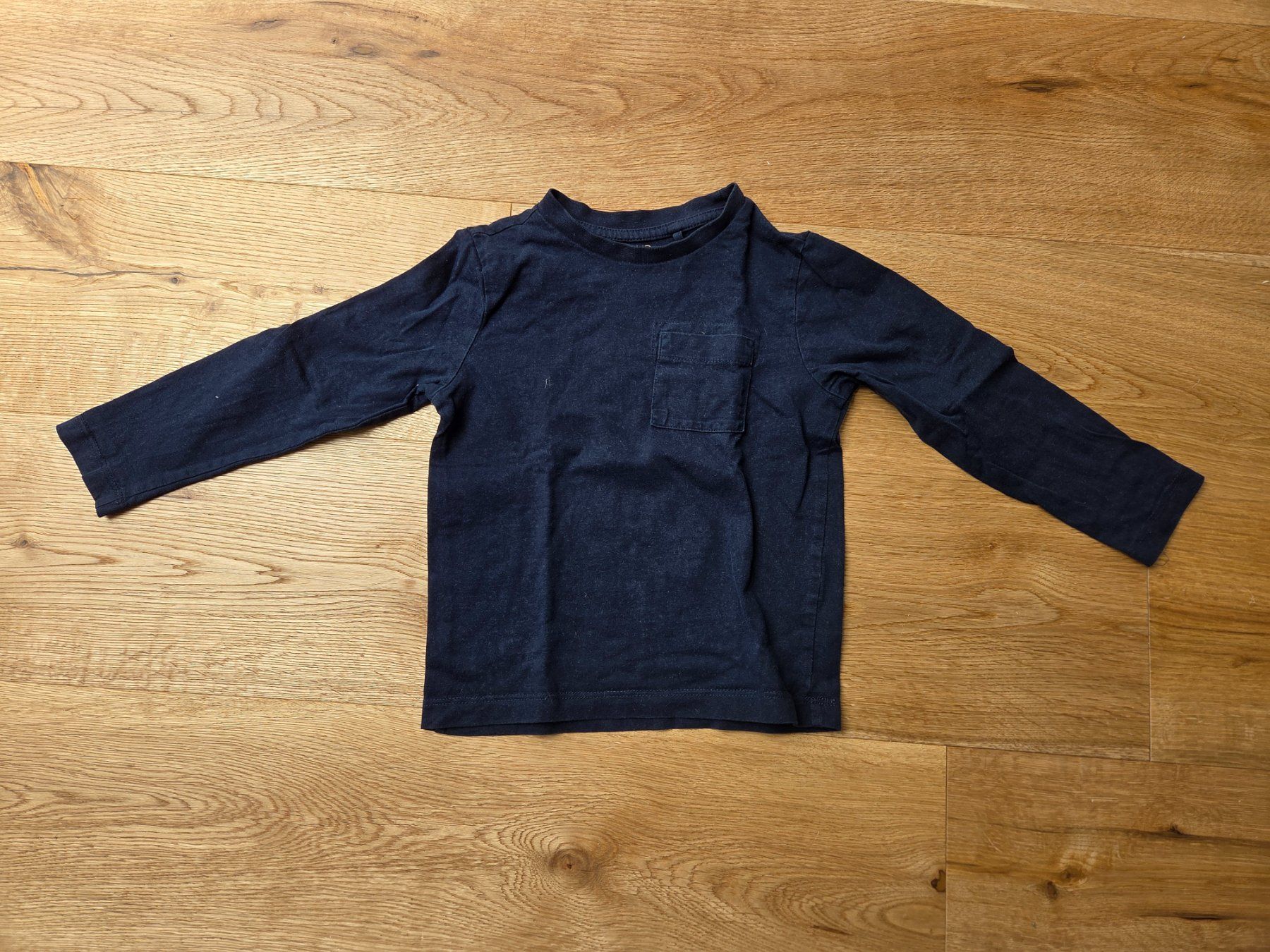 Camicie, T-shirt & Polo: Langarmshirt Gr. 104 (dunkelblau) – Usato da Bremgarten AG venduto da sabrownie