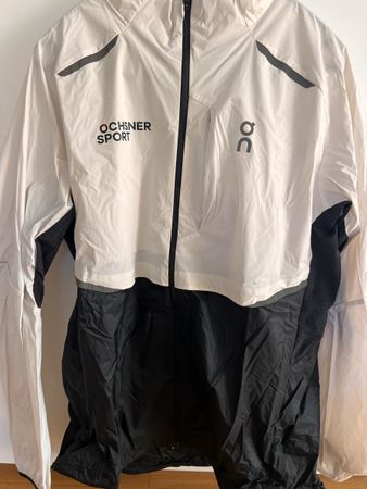 On Windjacke