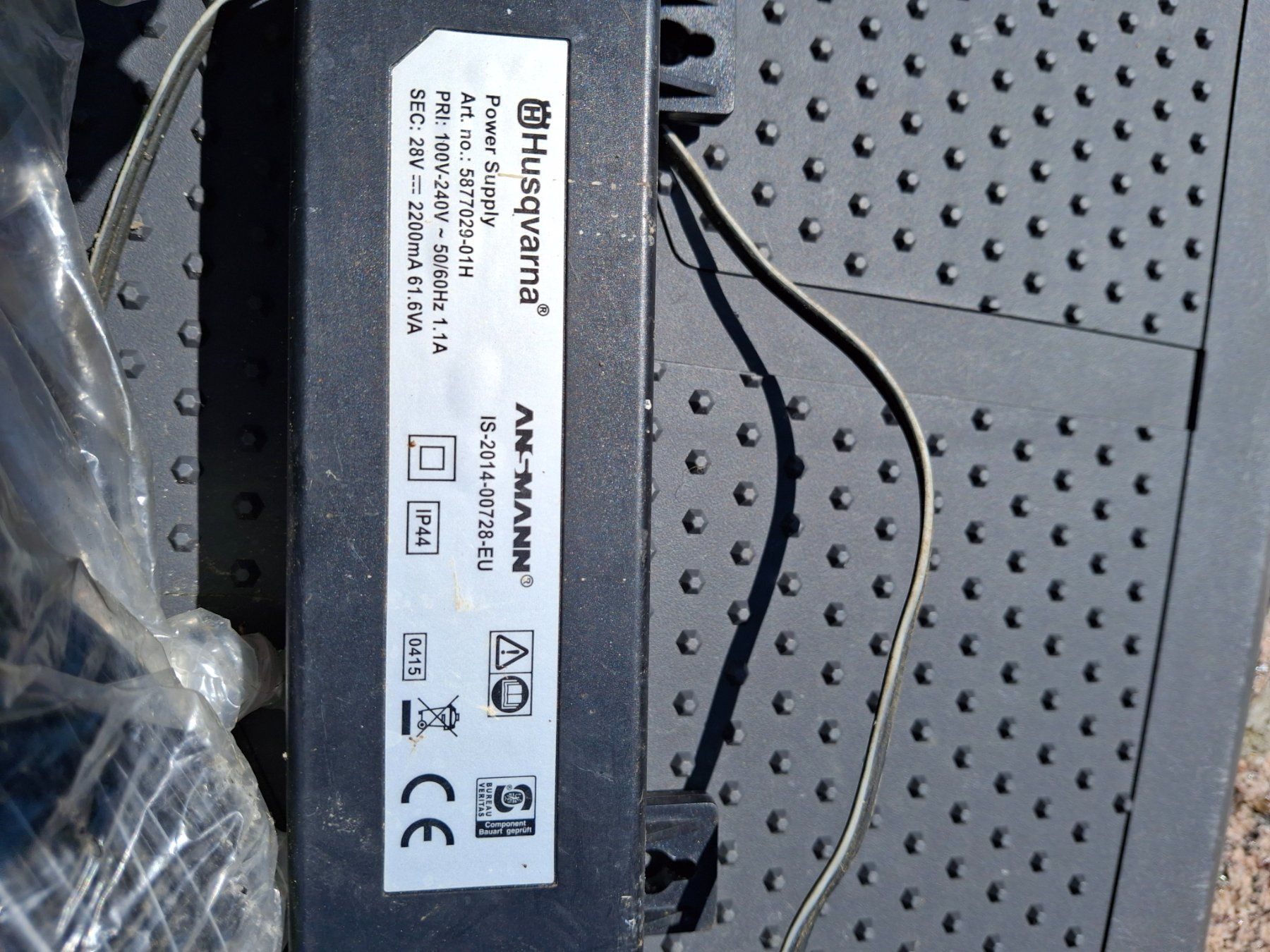 Husqvarna Caricabatterie: Station de charge Husqvarna 230 – Usato da Corsier venduto da Isabelle1246 1