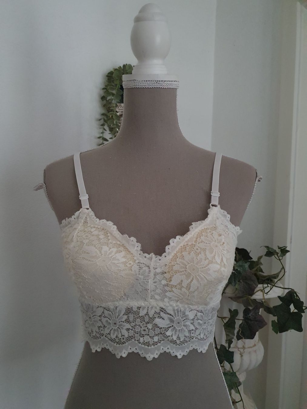 Tops: Hellbeiges Spitzentop Gr S – D'occasion à Münsingen par BlackTears-3 2