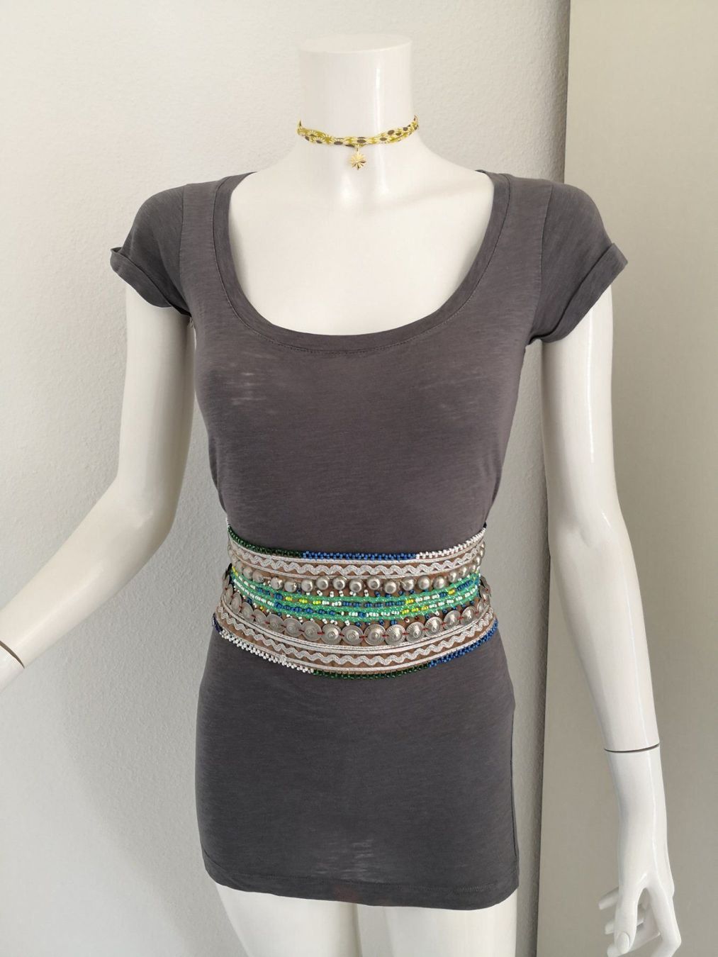 Mango T-shirt: 🤩MANGO T-SHIRT GRAU & PRADA P. – Usato da Olten venduto da Naja-Twins-Twins 2