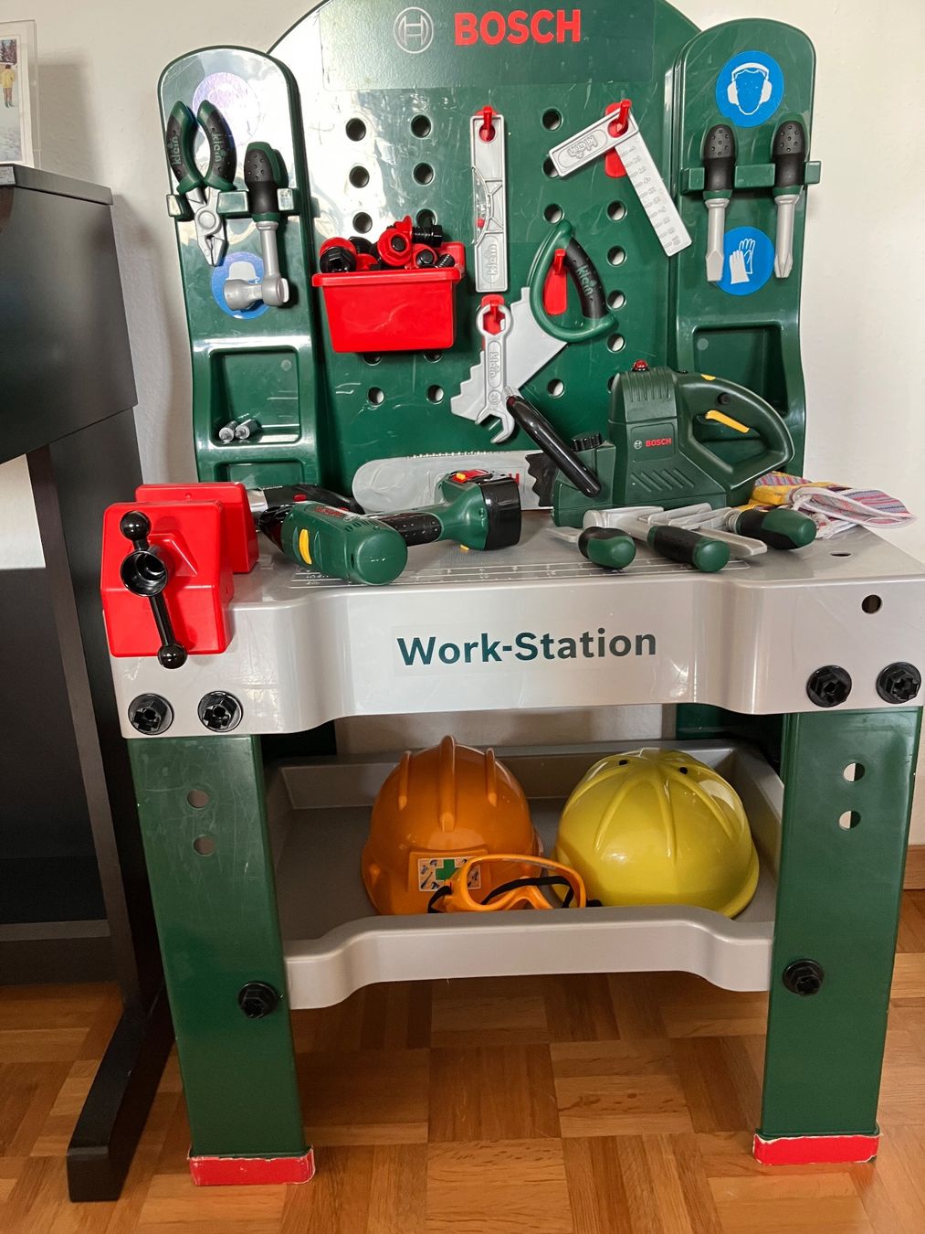 Giocattoli: Workstation Bosch Theo Klein mit Akkuschrauber – Usato da Zürich venduto da juliearlt 2