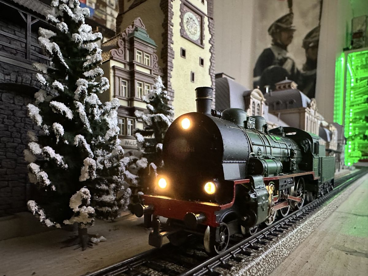 Märklin Modellini di ferrovie: Märklin 3086 SNCB BR 64 – Usato da Lupsingen venduto da New-Haven