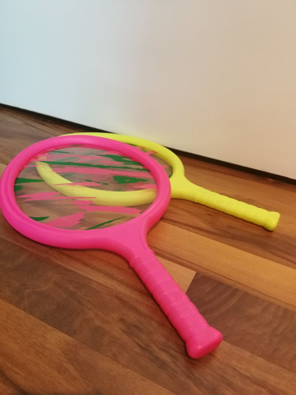 Giocattoli: Plastikschläger (transparent) – Usato da Zürich venduto da Dual-Input 1