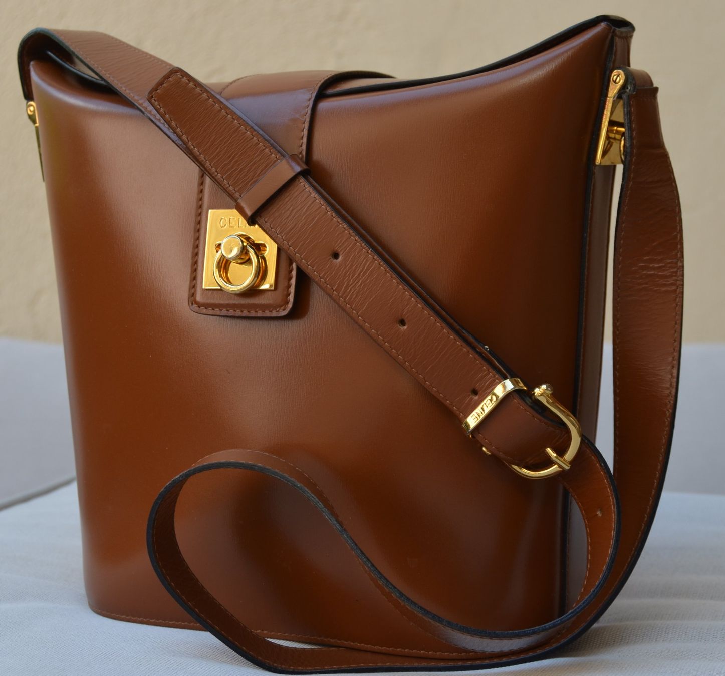 Celine Borse da donna: Céline Bucket Taache / sac – Usato da Collonges venduto da Auganien 1