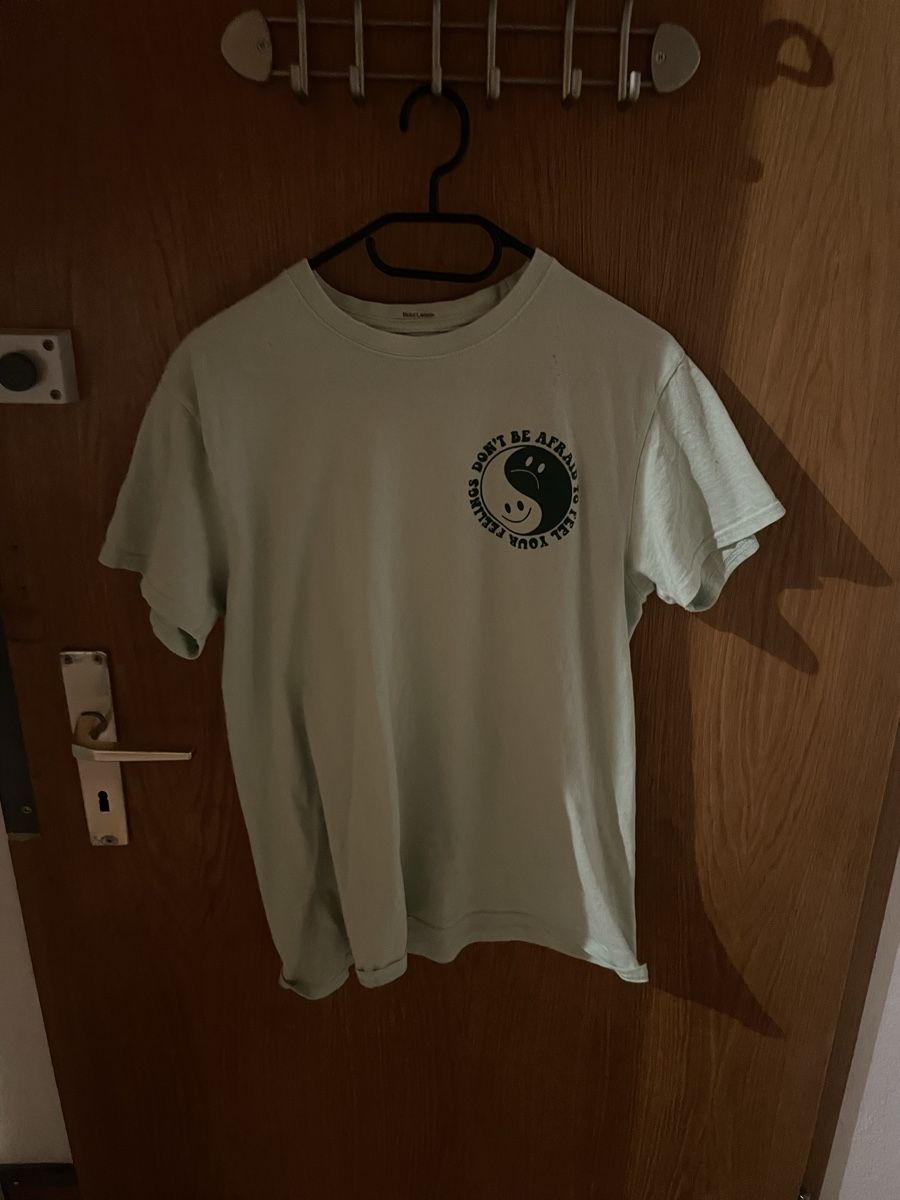 T-shirt: Grünes T-Shirt – Usato da Lenk im Simmental venduto da banane50626