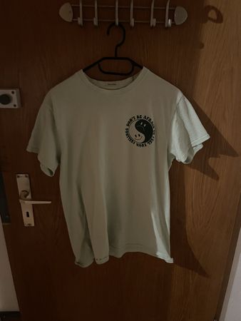 Grünes T-Shirt
