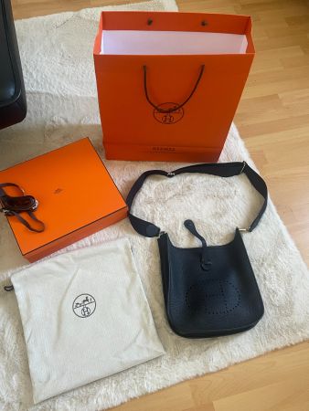 HERMES Evelyne Poche III 29 schwarz
