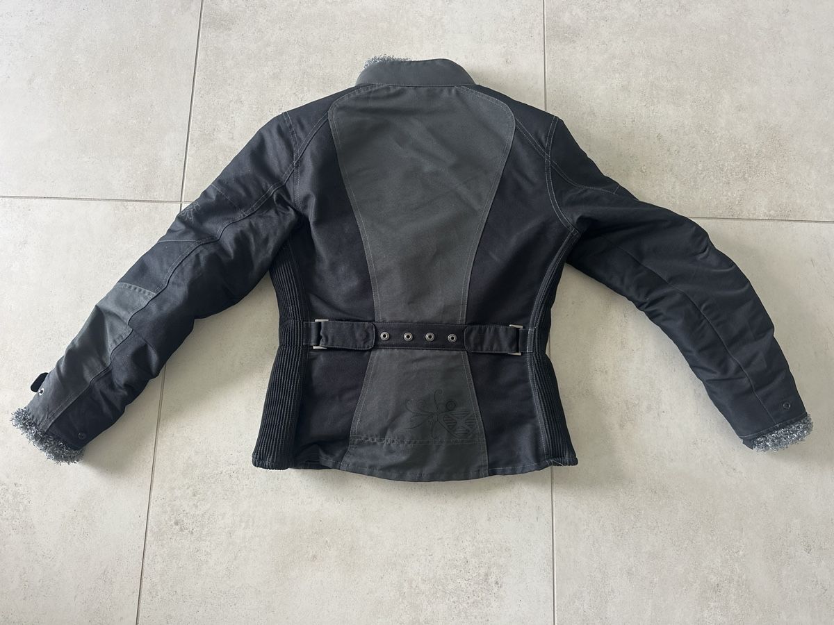 Giacche: Schwarze Damen Motorradjacke Gr. 5 – Usato da Baar venduto da Hillsboro 1
