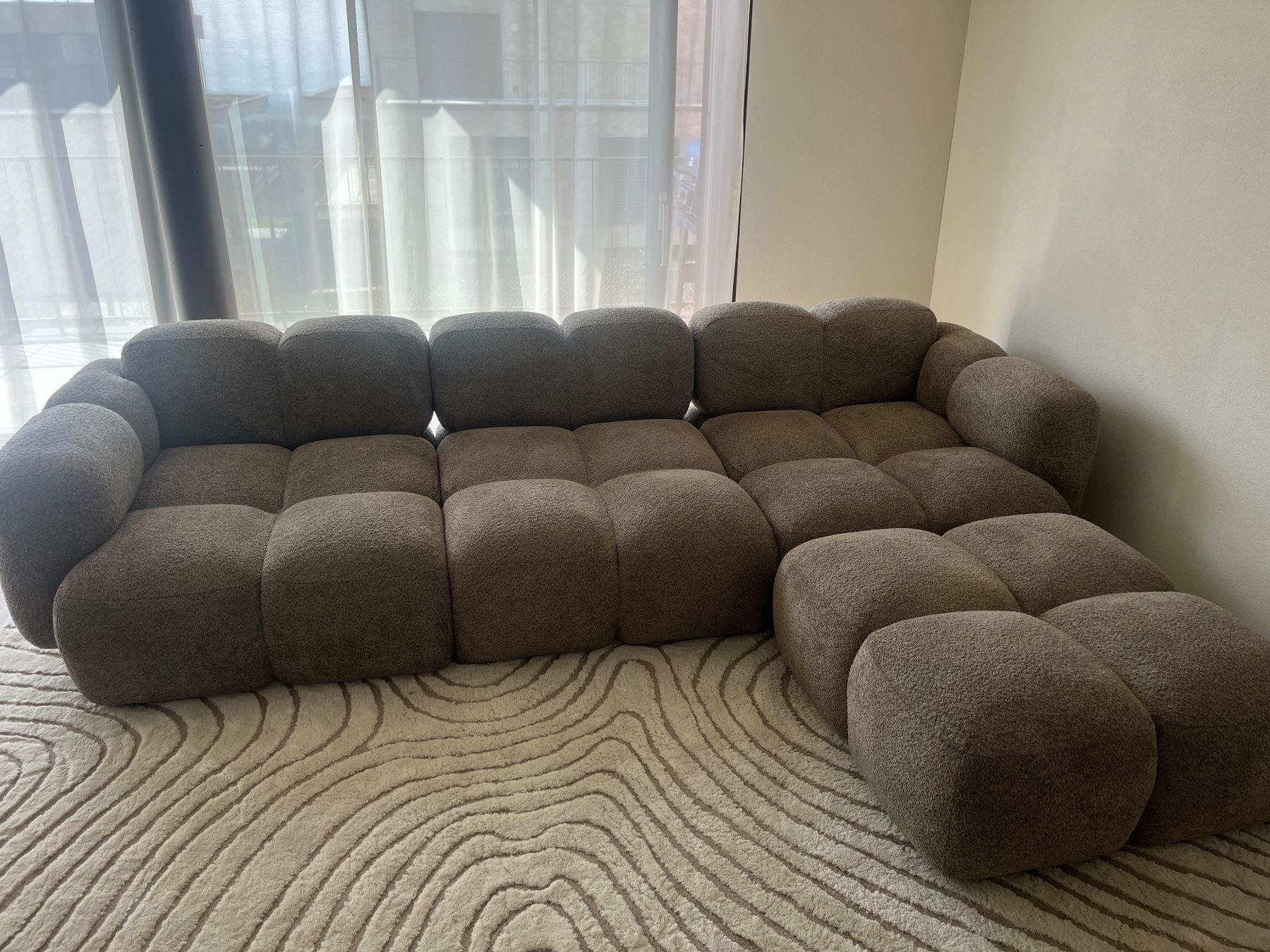 Divani: Westwing Modulares Sofa Tayla (4-Sitzer) mit Hocker – Nuovo (secondo la descrizione) da Aeugst am Albis venduto da lin_7jjv