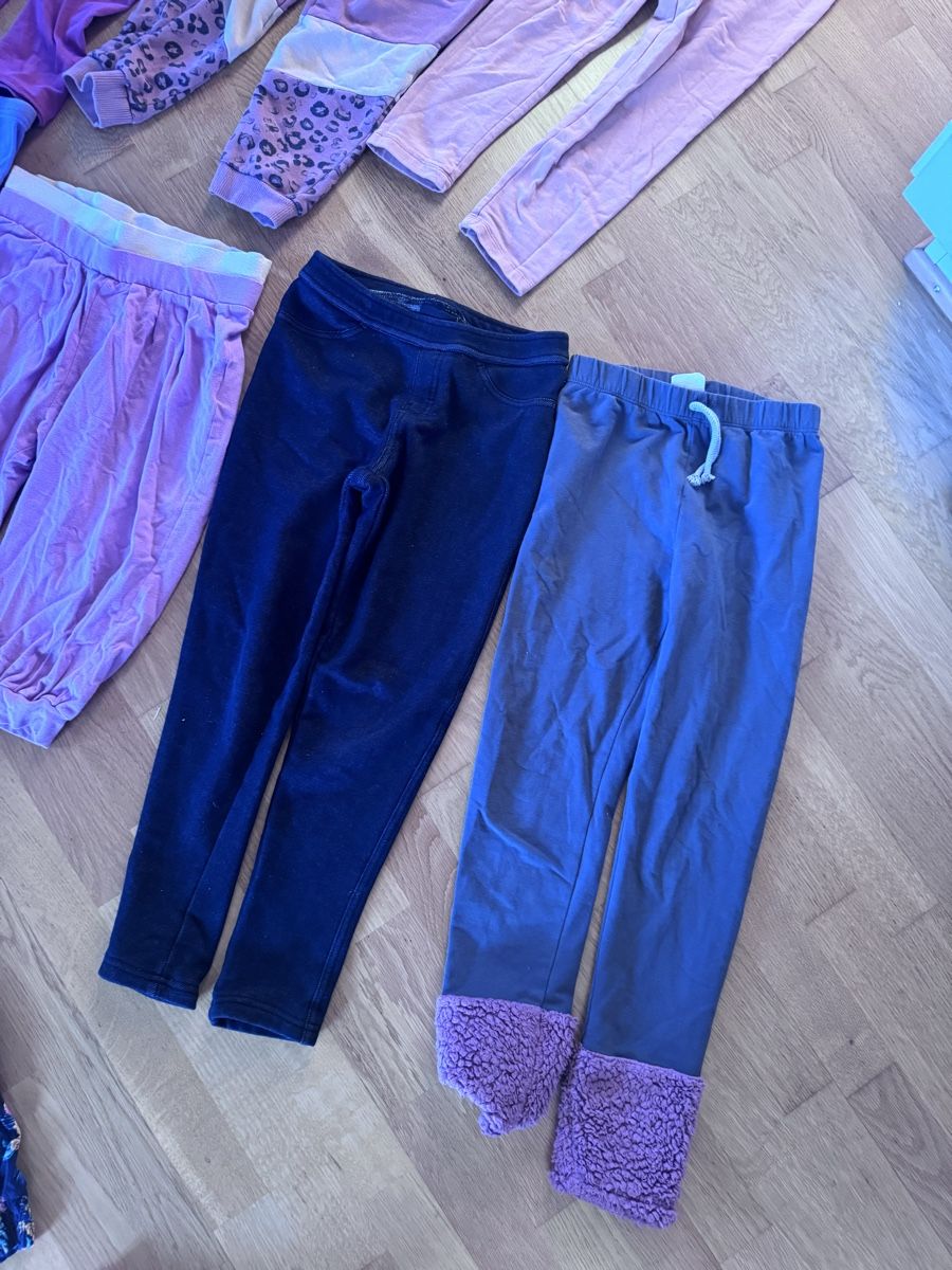 Collant & Leggings: 8 Mädchen Leggings / Trainer 134/140 – Usato da Wädenswil venduto da dor_ddx7 2