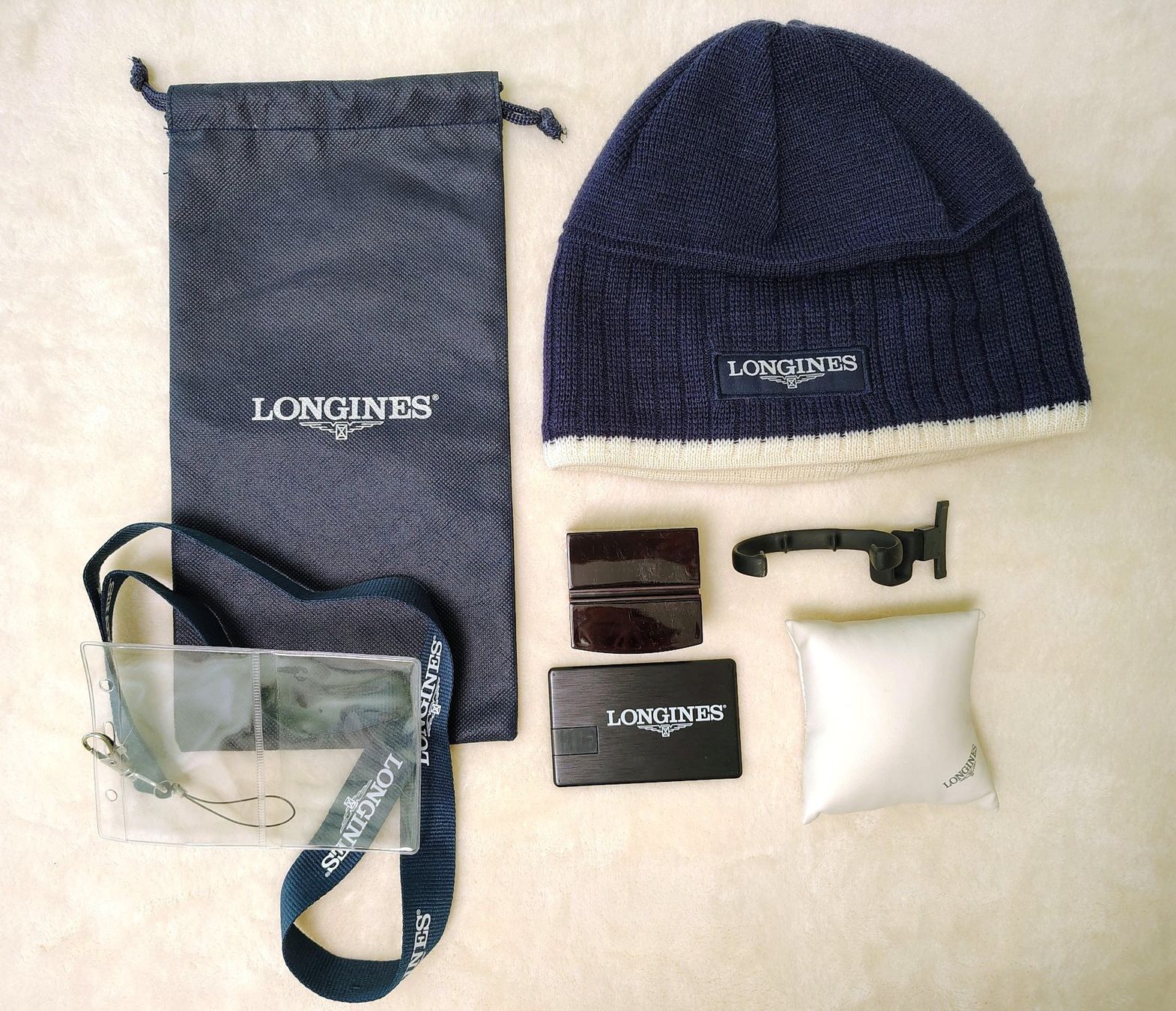 Hüte, Mützen & Caps: Longines, 7 articles – Neu (gemäss Beschreibung) aus Péry von Sodubavallon