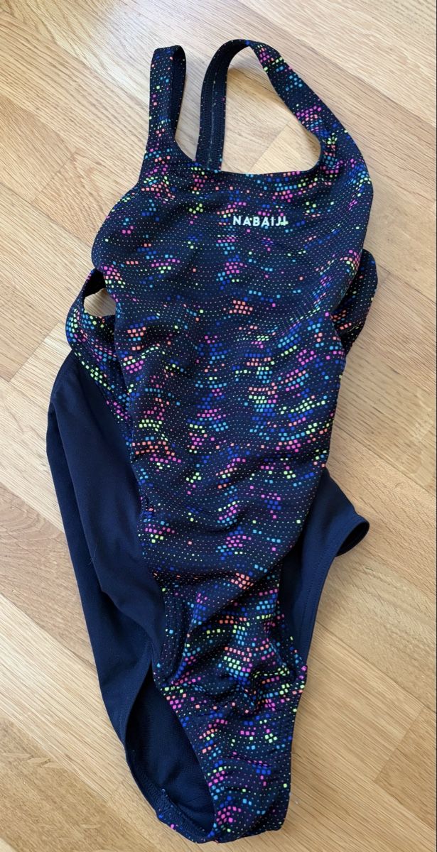 Decathlon Costumi da bagno & Bikini: Decathlon Badeanzug Mädchen Nabaiji Kamiye – Usato da Steffisburg venduto da Belli80