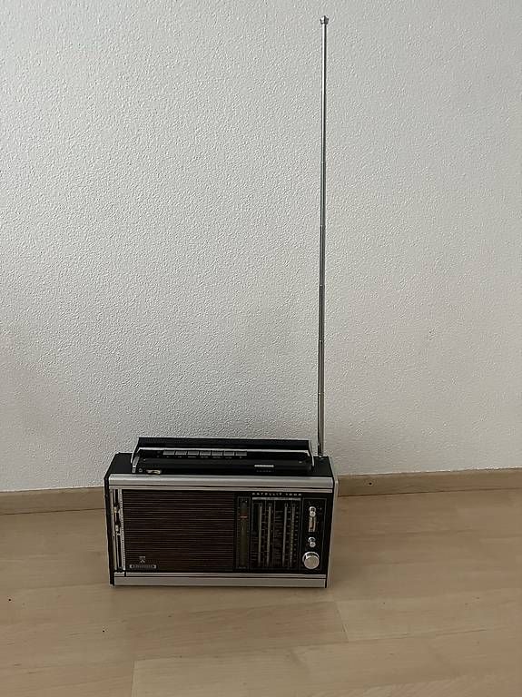 Radio: Grundig Satellit 1000 – Difettoso da Wichtrach venduto da Honduras 1