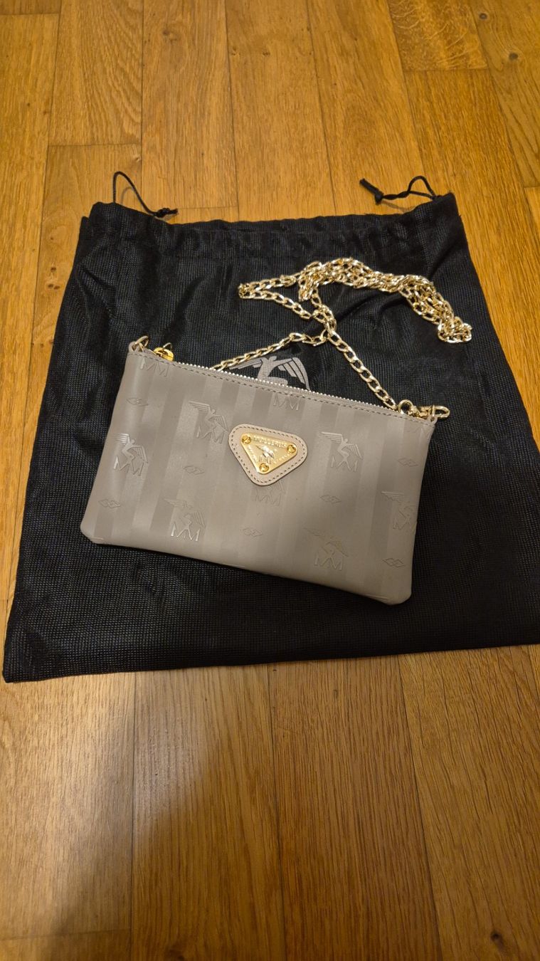 Maison Mollerus Borse da donna: Mollerus Clutch mit Kette – Nuovo (secondo la descrizione) da St. Gallen venduto da suz_l6zz