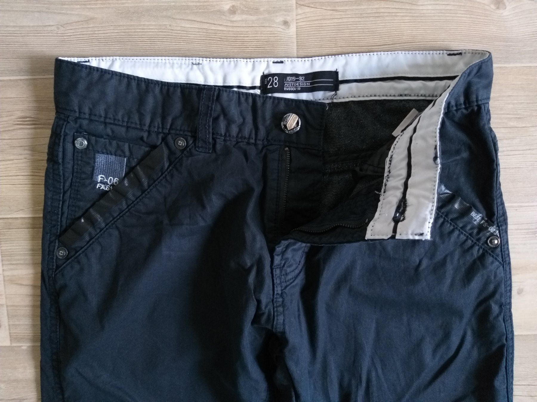 Jeans: JUSTDESIGN Jeans taille / Grosse W 28 (S) – Usato da Cossonay-ville venduto da Super-Price-Quality 4