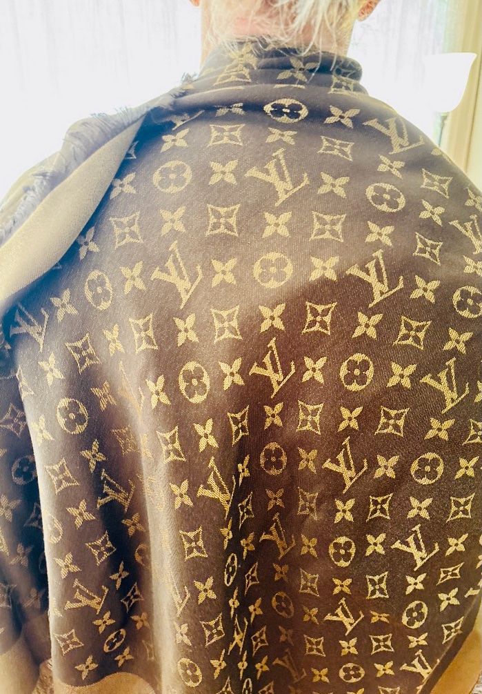 Louis Vuitton Foulards & écharpes: Louis Vuitton Monogram Shine Seidenschal – Neuf (Voir description) à Zurich par MX1000 3