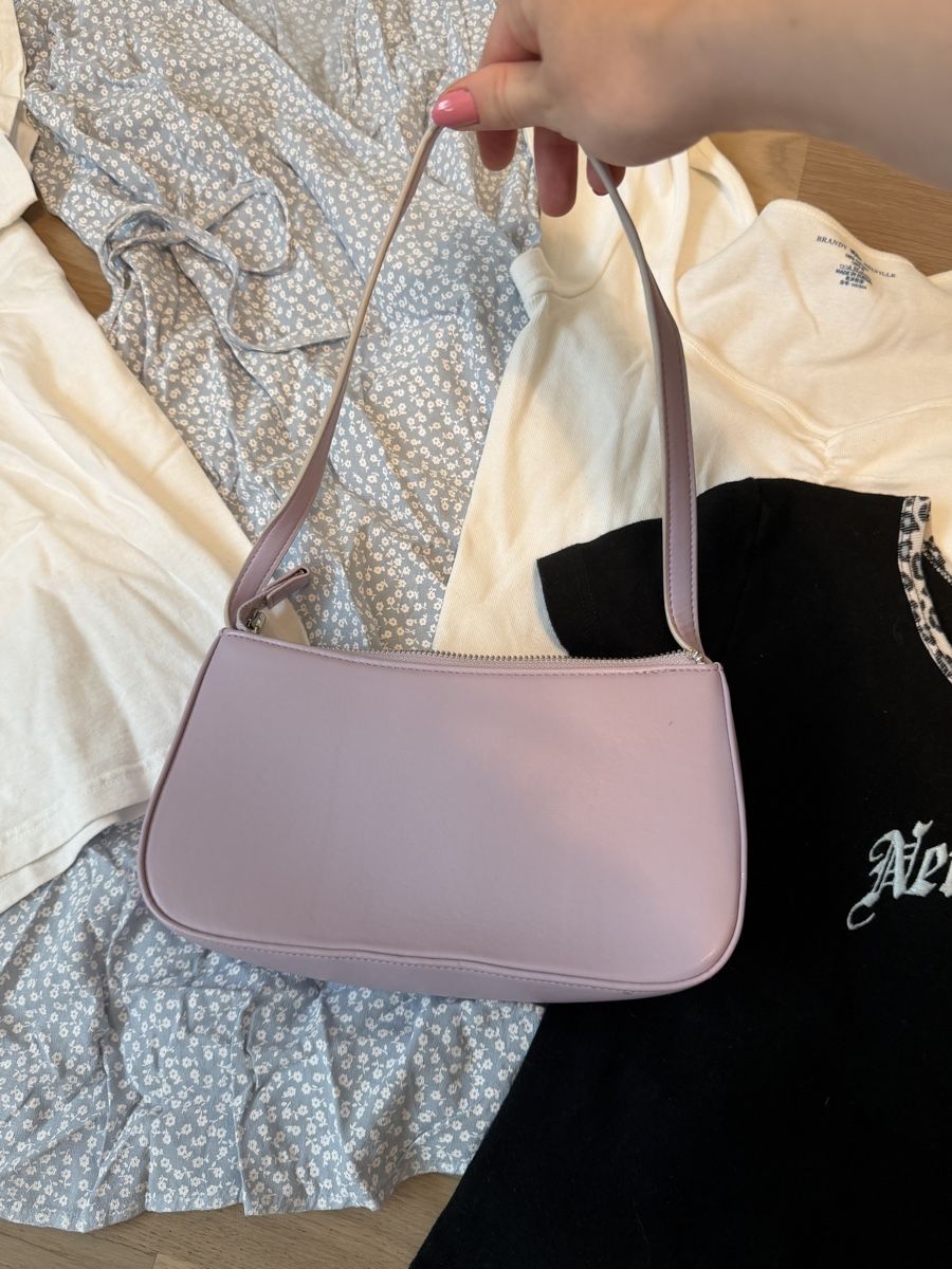 Brandy Melville Lotti & Set di vestiti: Brandy Melvile Bundle – Usato da meggen venduto da celimelina 6