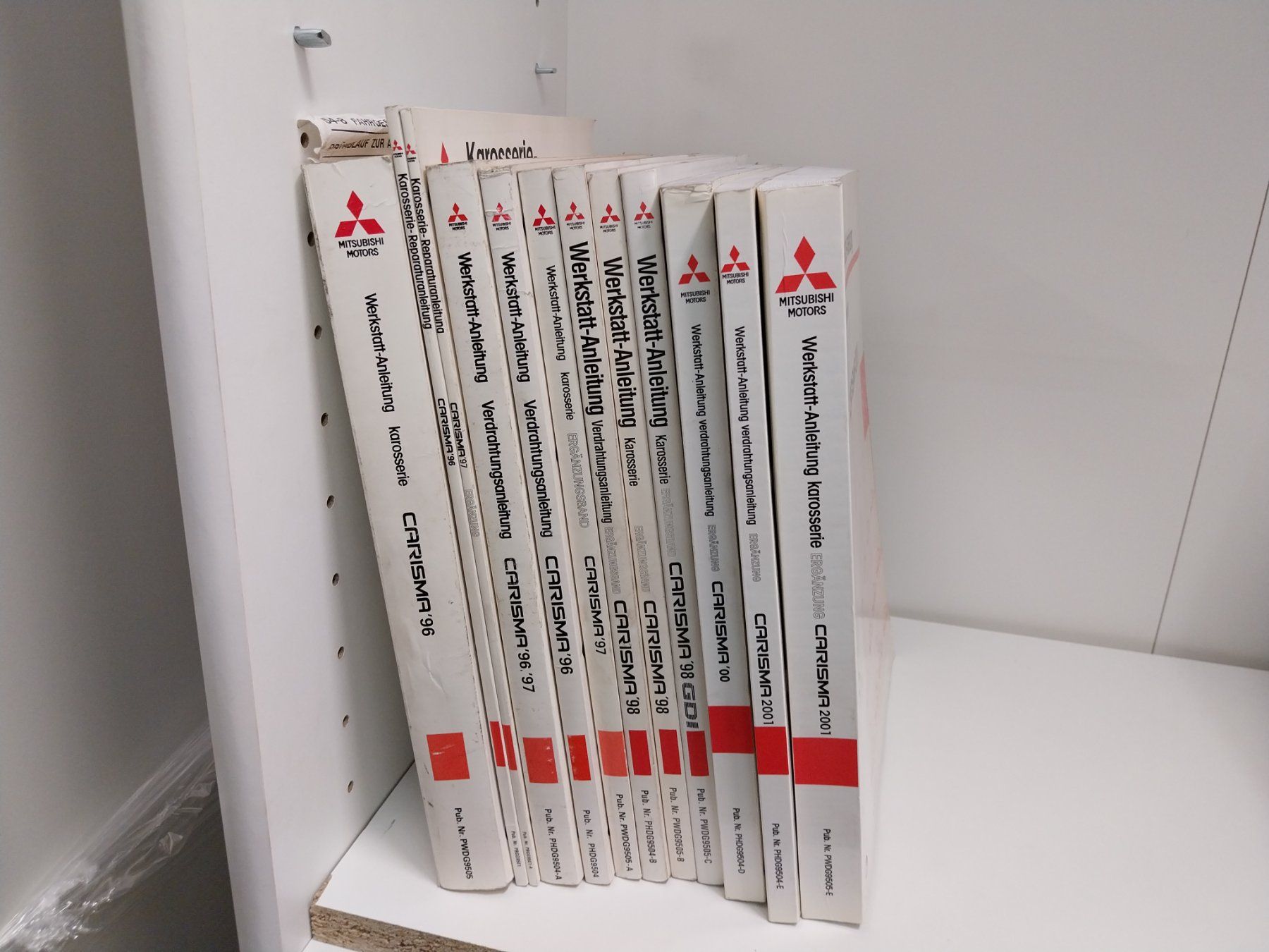 Mitsubishi Documenti: Mitsubishi Carisma Werkstatthandbücher – Usato da Weingarten-Kalth venduto da Bettelbruenneli 1