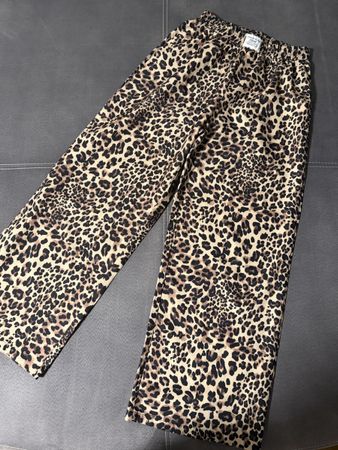 Pantalon léopard tendance - parfait pour l'automne!