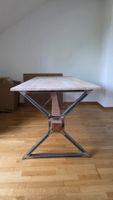 Massiver Holztisch einzigartiges Design