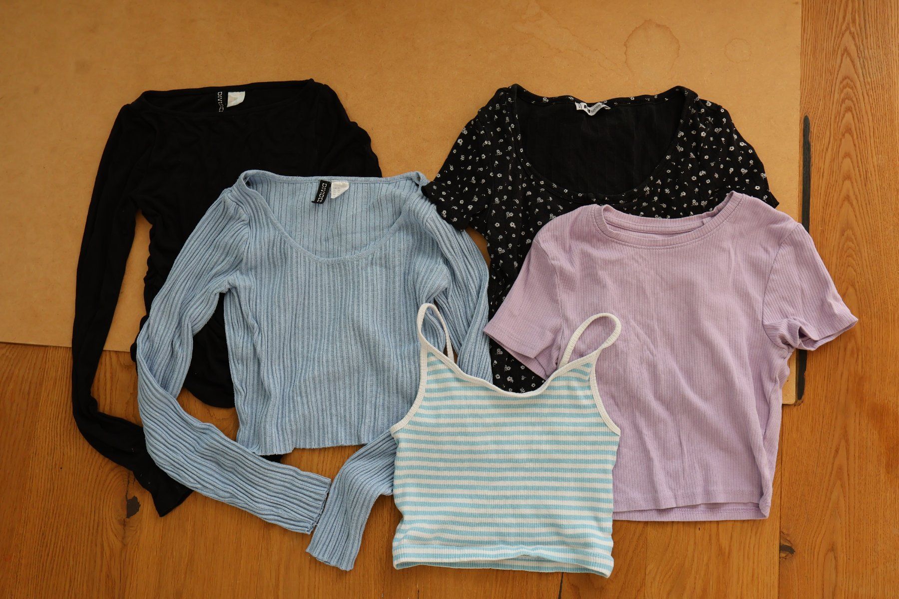 Lotti & Set di vestiti: 24 Sommertops XXS / XS – Usato da Sins venduto da ann_pr2w 1