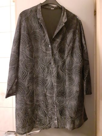 Schicke Damenbluse/Jacke Gr. L – Muster cool
