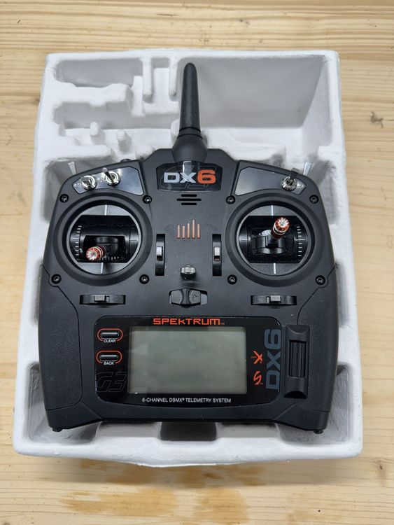 Spektrum DX6 (Gebraucht) in Nänikon für CHF 100 – mit Lieferung auf ...