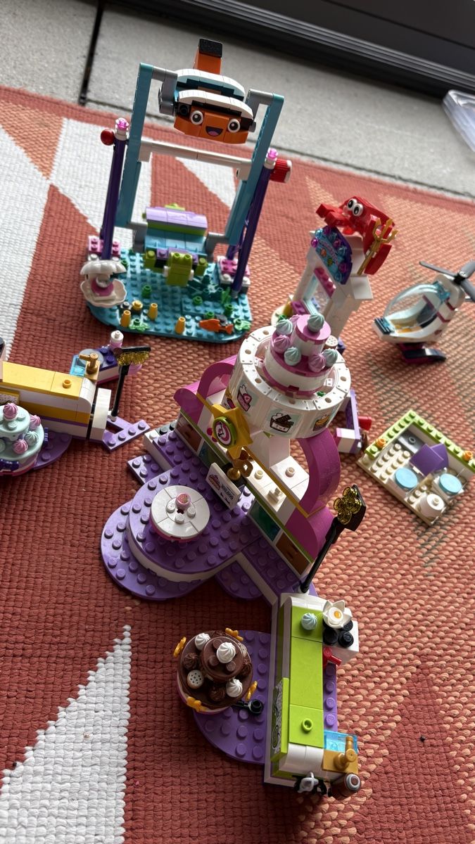 Lego Giocattoli: 15 Sets Lego Friends – Usato da Bern venduto da Fonky 3