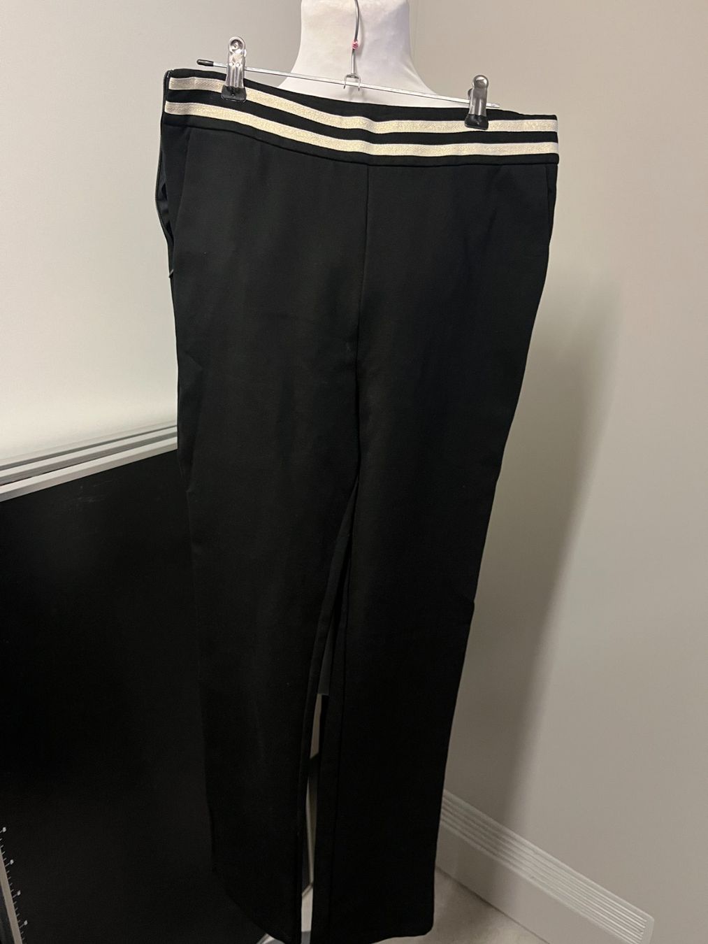 Hosen: Tolle Hose, Grösse M, Dehnbar, Neu – Neu (gemäss Beschreibung) aus Interlaken von Jasmin_Flower 1