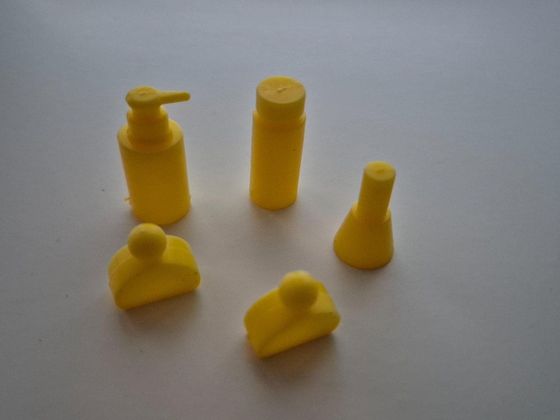 Bambole: Barbie Kosmetikflaschen-Set – Usato da Zürich venduto da pau_y8mv