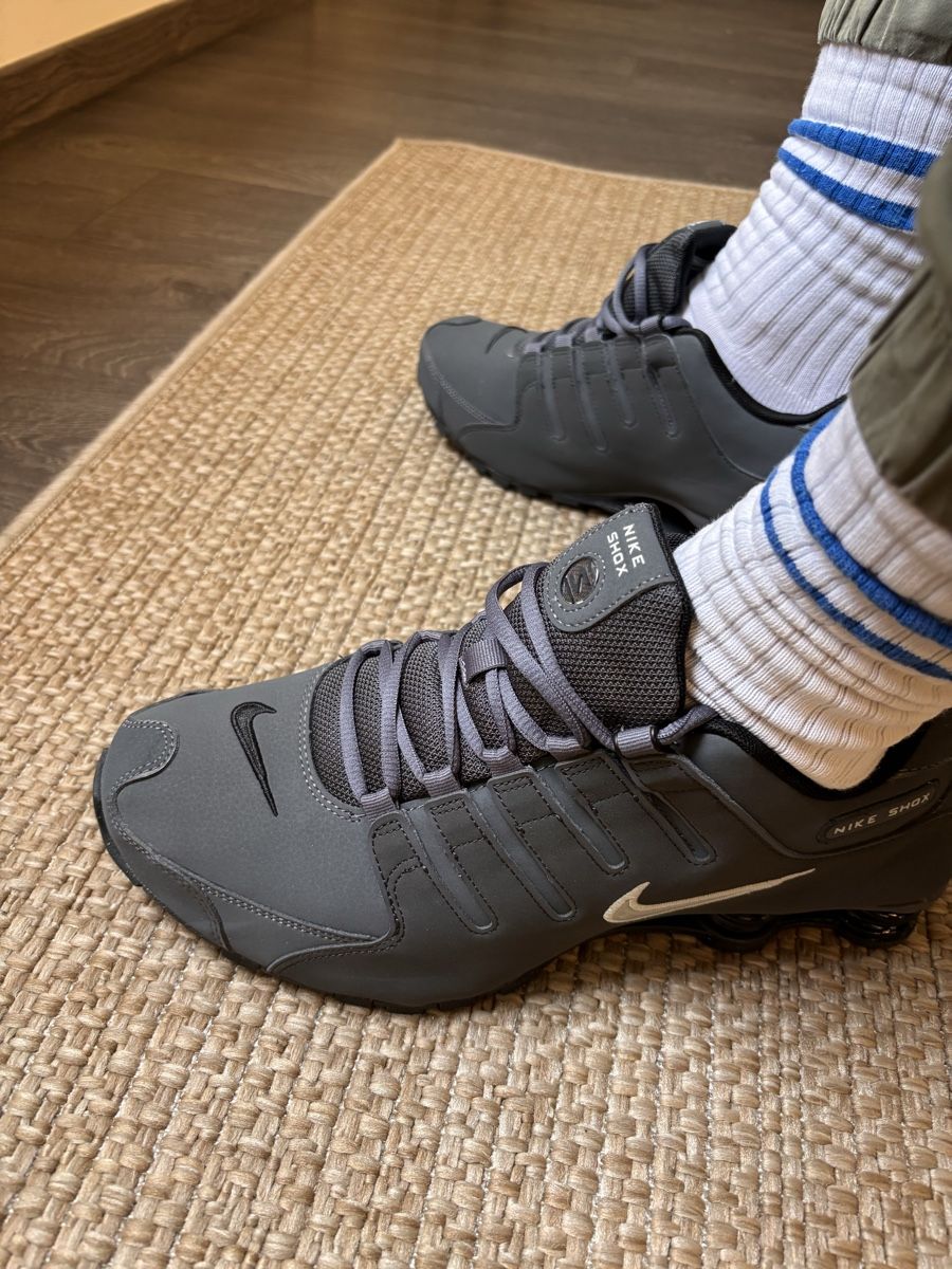 Nike Scarpe da uomo: Nike Shox grises, 45, neuves – Nuovo e nell'imballaggio originale da Le Mont-sur-Lausanne venduto da rhinoco2000